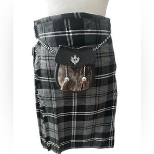 Boys Scottish kilt and matching sporan size Medium (boys 8-10)